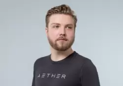 El emprendedor que soñó con fábricas moleculares y hoy produce materiales que podrían reemplazar al metal