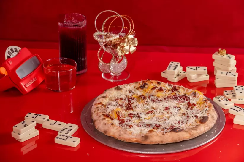 Iluane adquirió PANI Pizza Feroz, un concepto más nocturno, que combina pizzas de larga fermentación, platitos creativos y coctelería de autor.