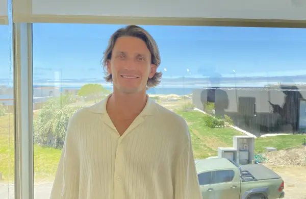 Lucas Madrid, del agua a la organización: el surfista detrás del regreso del ALAS Global Tour a Uruguay
