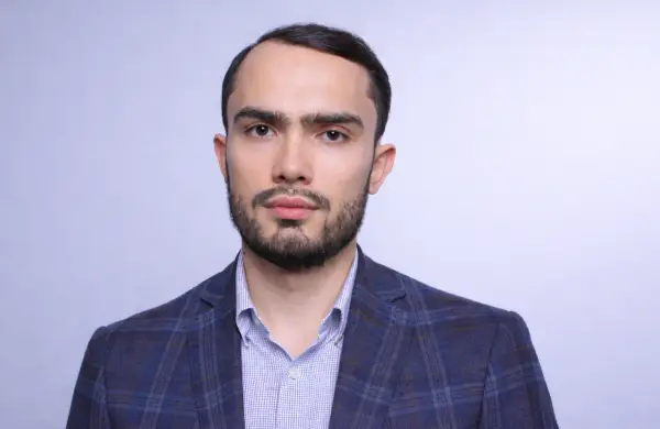 Se fue de Snapchat, armó una startup de video con IA en tiempo récord y ya vale US$ 1300 millones