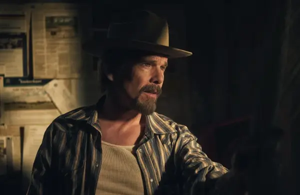 Qué ver: The lowdown, humor, crimen y periodismo marginal con Ethan Hawke