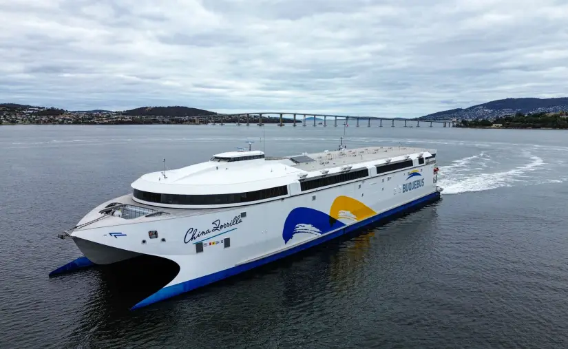 El China Zorrilla de Buquebus prepara su arribo en abril al Río de la Plata, tras traslado valuado en US$ 6 millones