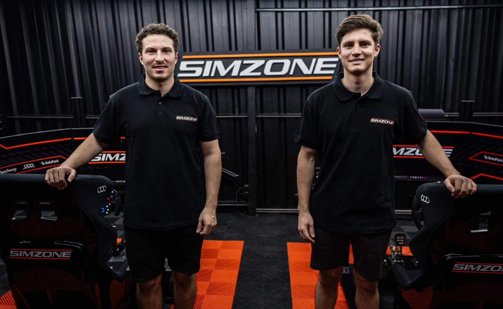 Son campeones de Superturismo, vieron el negocio y fundaron Simzone, un emprendimiento de simuladores para entrenar pilotos