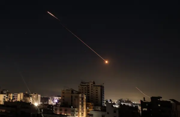 El petróleo vuela y los futuros de Wall Street se hunden ante la reacción de los mercados por la guerra con Irán