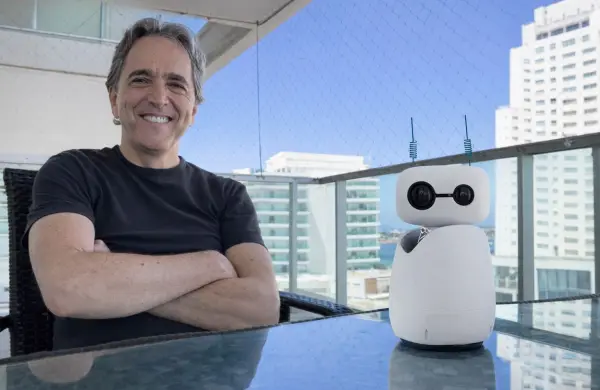 El futuro llegó al fútbol uruguayo: William Marvik, el primer robot en convertirse socio de Peñarol