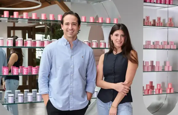 Los despidieron, lanzaron una startup de salud femenina y terminaron cambiando las reglas de Meta, TikTok y Google