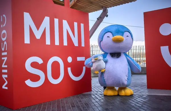 El gigante chino que es furor en Argentina gana mercado en Estados Unidos y amenaza a tiendas históricas de ese país