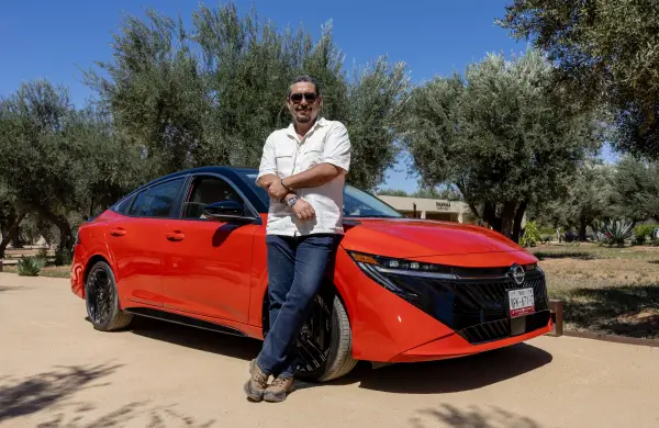 Nissan redobla su apuesta por los sedanes: así son los nuevos Versa y Sentra que llegarán a Uruguay