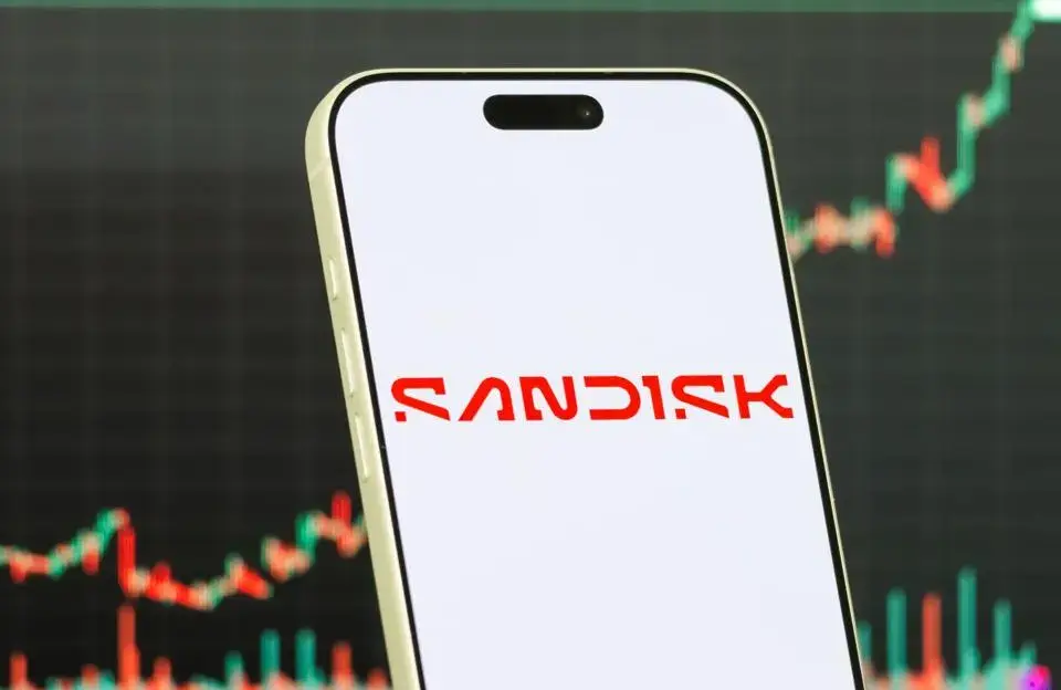 Qué hace la compañía que se sumará al NASDAQ-100 y sus acciones se dispararon 2700% en un año