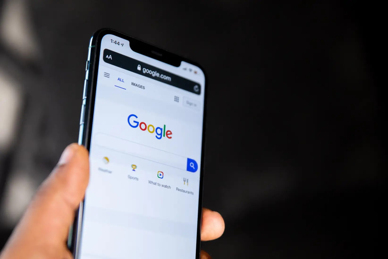 Google - SE PUEDE USAR - (Foto: Solen Feyissa, CC BY-SA 2.0 <https://creativecommons.org/licenses/by-sa/2.0>, via Wikimedia Commons)
