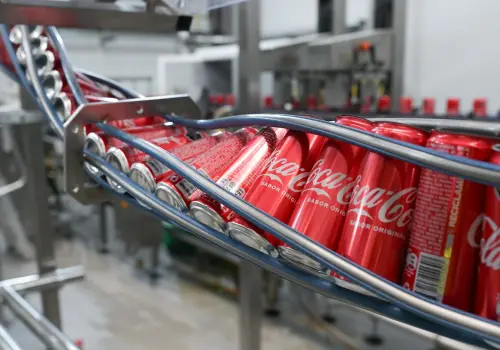 Coca-Cola FEMSA Uruguay produce sus primeras latas en el país con una inversión de US$ 8,5 millones