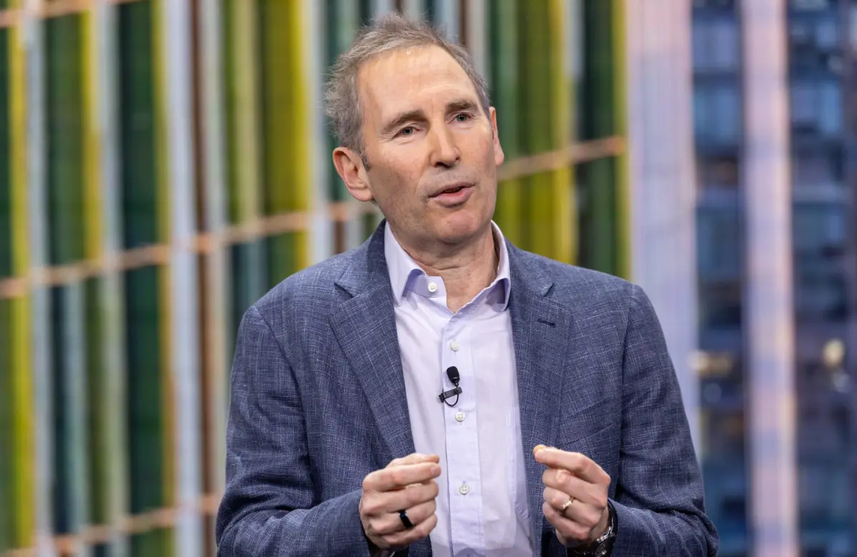 Amazon invirtió US$ 33.000 millones en Anthropic para asegurarse el recurso más escaso del negocio tecnológico