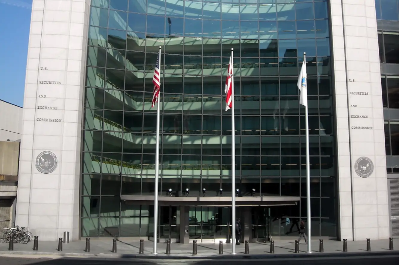 Comisión de Bolsa y Valores de Estados Unidos (SEC) - SE PUEDE USAR - (Niño predicador agnóstico, CC BY-SA 3.0, via Wikimedia Commons)