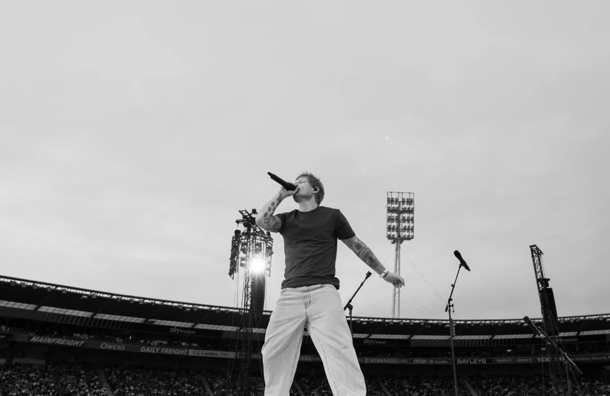 La cronología del peor momento de Ed Sheeran: la polémica que lo dejó solo, sin teloneros y pidiendo disculpas