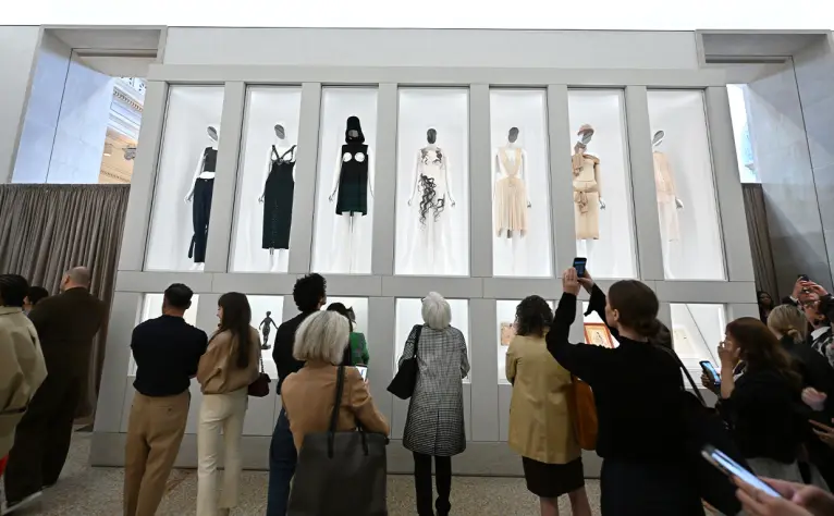 Vista de la exposición durante la rueda de prensa de la Gala Met 2026 (Photo by Roy Rochlin/Getty Images)