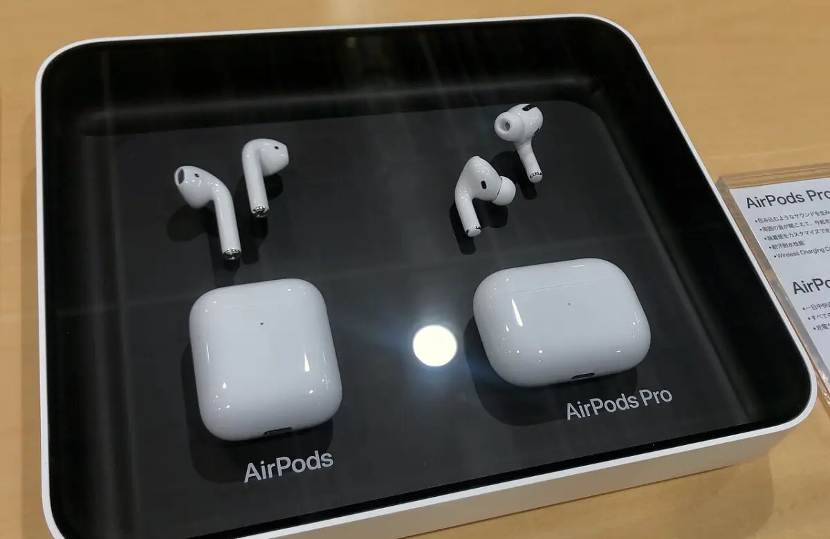 Cómo serán los AirPods con cámara, el primer wearable con IA de Apple