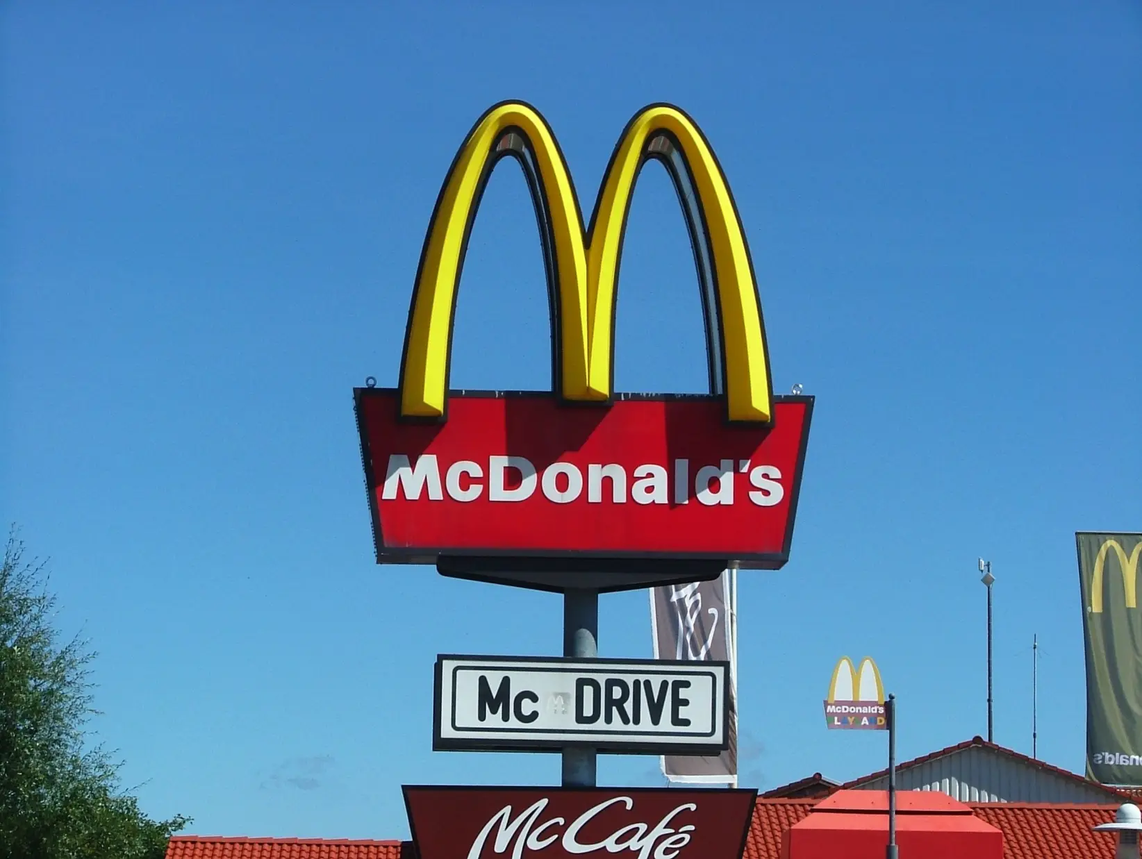 SE PUEDE USAR/Mc Donald  (Foto: Richard Mayer, CC BY 3.0 <https://creativecommons.org/licenses/by/3.0>, via Wikimedia Commons).