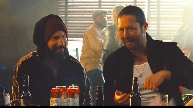 "Gary", Richie Jerimovich y Mikey Berzatto hacen un viaje de trabajo a Gary, Indiana.