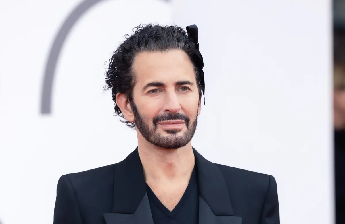 LVMH ajusta su cartera de lujo: vendió Marc Jacobs mientras caen las ventas de moda y cuero