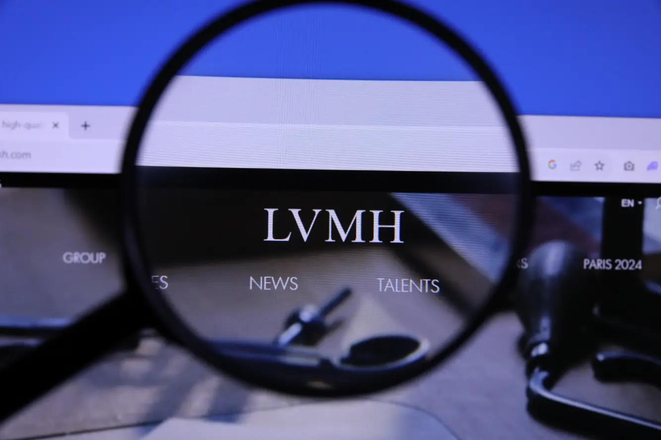 LVMH - SE PUEDE USAR - (Foto: Jernej Furman de Eslovenia, CC BY 2.0 <https://creativecommons.org/licenses/by/2.0>, via Wikimedia Commons)