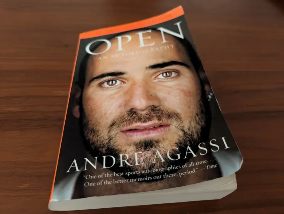 Un clásico moderno de las biografías de las celebrities del deporte, "Open" de Andre Agassi.