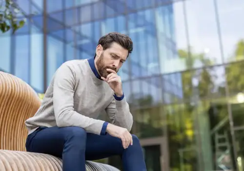 La paradoja del CEO exitoso: las virtudes que lo llevaron a la cima también pueden enfermarlo