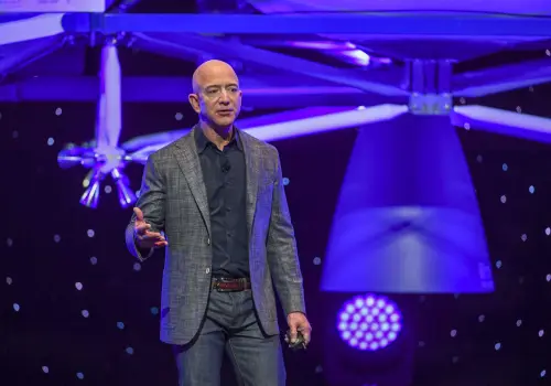 Revés para Jeff Bezos: Blue Origin tuvo la mayor explosión de un cohete en 69 años