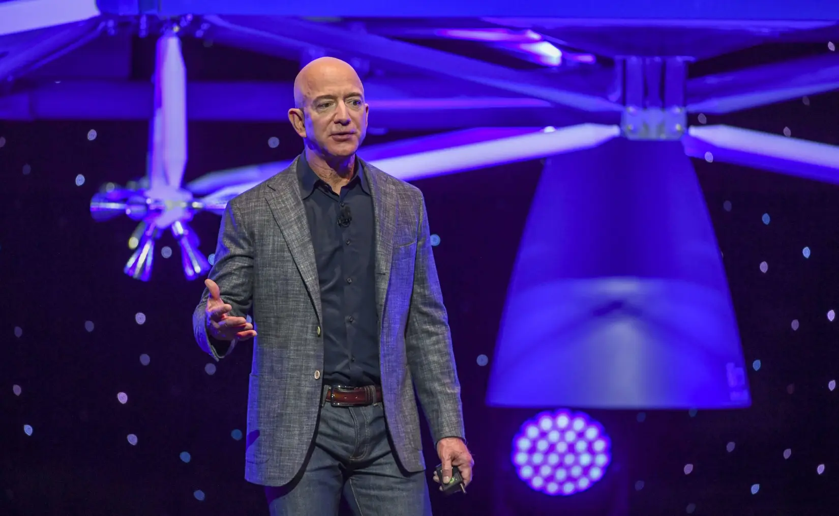 Revés para Jeff Bezos: Blue Origin tuvo la mayor explosión de un cohete en 69 años