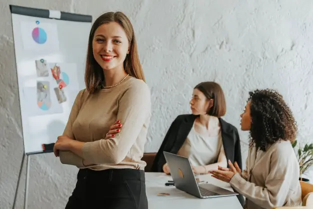 Fotos de stock gratuitas de adentro, adulto, agente. (Foto: Pexels)