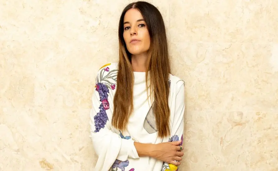 Isla & White, la exclusiva marca de ropa cocreada por una uruguaya que desde el Caribe vende a Estados Unidos, Europa y Dubái