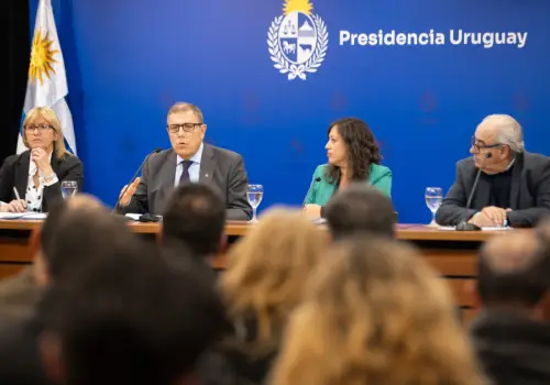La reforma que Uruguay no hacía desde 1995: más de 240 medidas para bajar el costo de vida y ganar competitividad