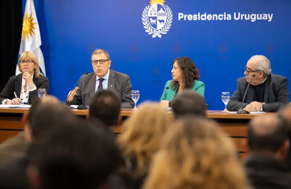 La reforma que Uruguay no hacía desde 1995: más de 240 medidas para bajar el costo de vida y ganar competitividad