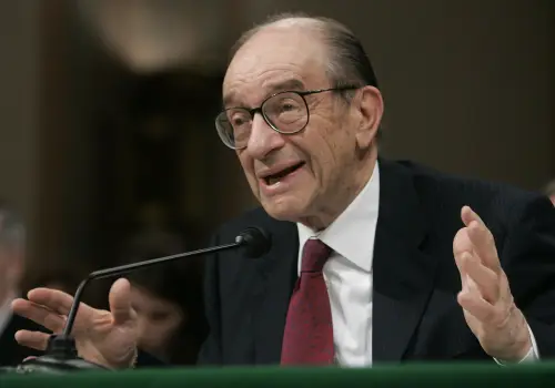 El legado de Alan Greenspan a través del archivo de Forbes: ¿Genio de la política monetaria o el artífice de sus burbujas?