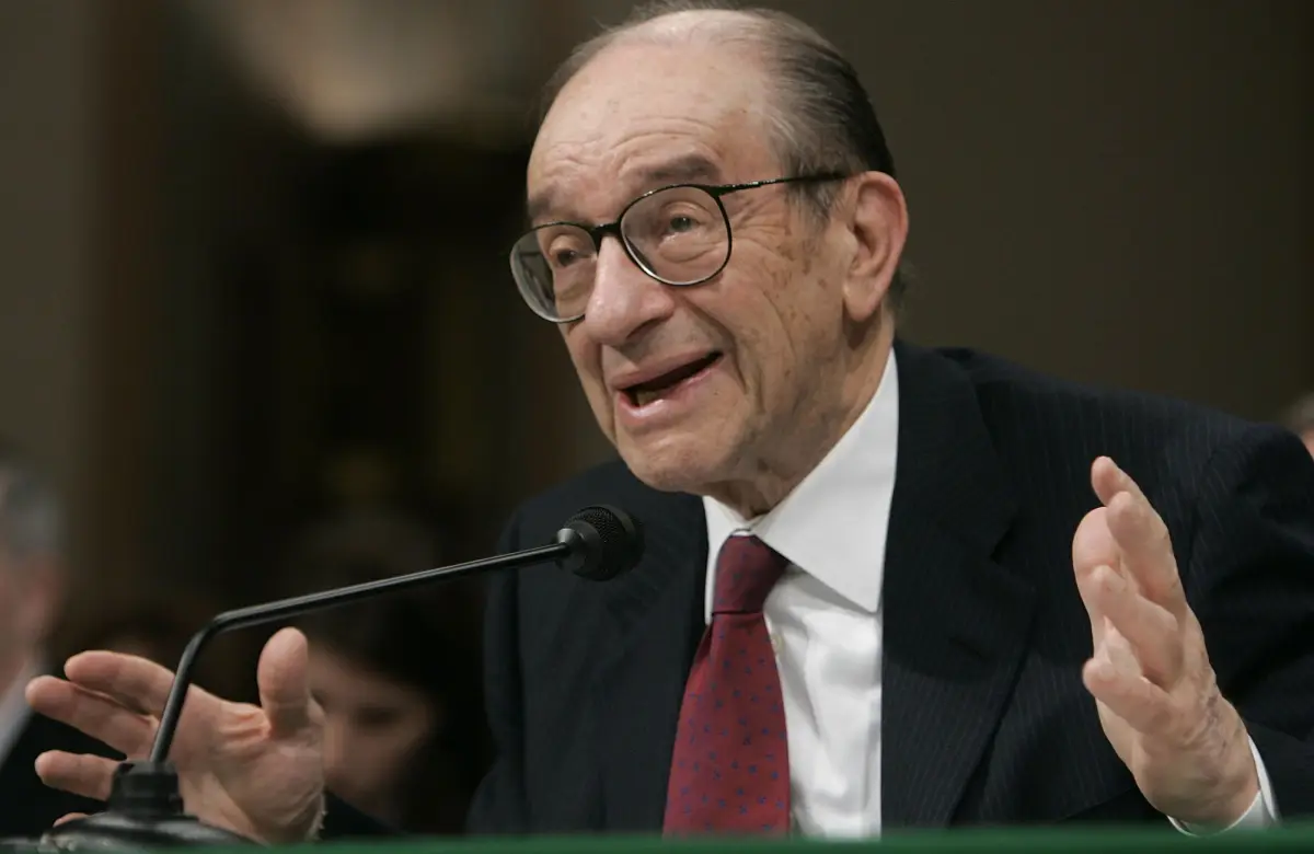 El legado de Alan Greenspan a través del archivo de Forbes: ¿Genio de la política monetaria o el artífice de sus burbujas?