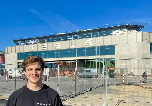 "Estamos llegando": el anuncio de Tesla y el ingeniero uruguayo señalado para liderar la operación local