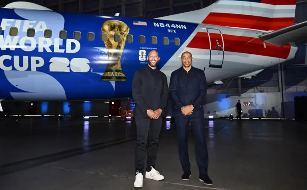 Tim Howard y Thierry Henry American Airlines