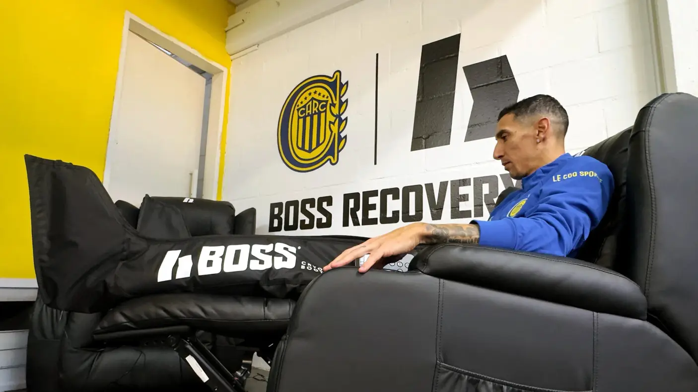 Ángel Di María con las botas de Boss Recovery