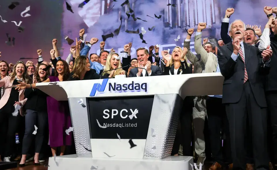 Se desbloquean casi 1.000 millones de acciones de SpaceX: ¿qué significa para el inversor?