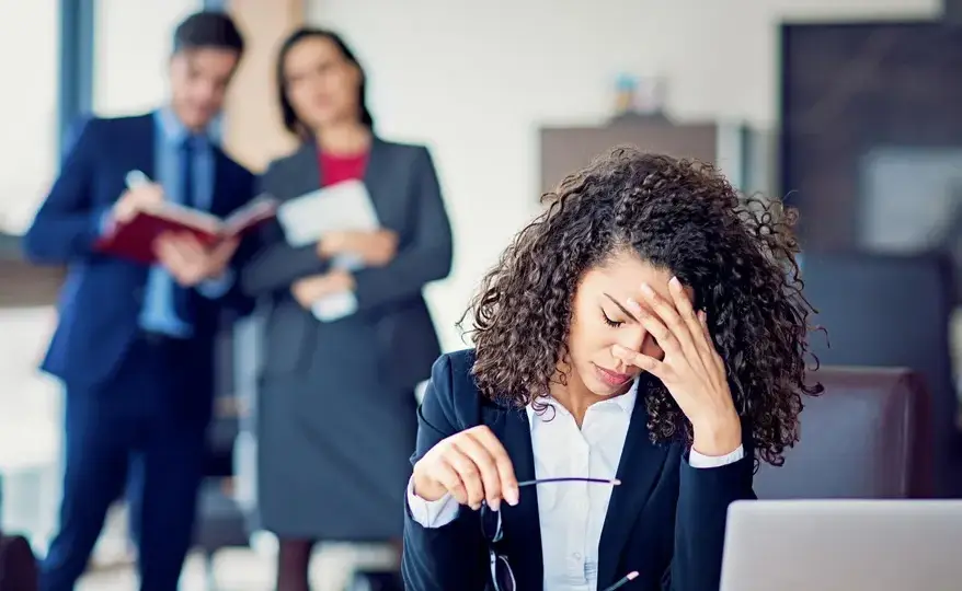 Qué es el “soft blocking”, la estrategia silenciosa que usan las empresas para empujar empleados hacia la salida