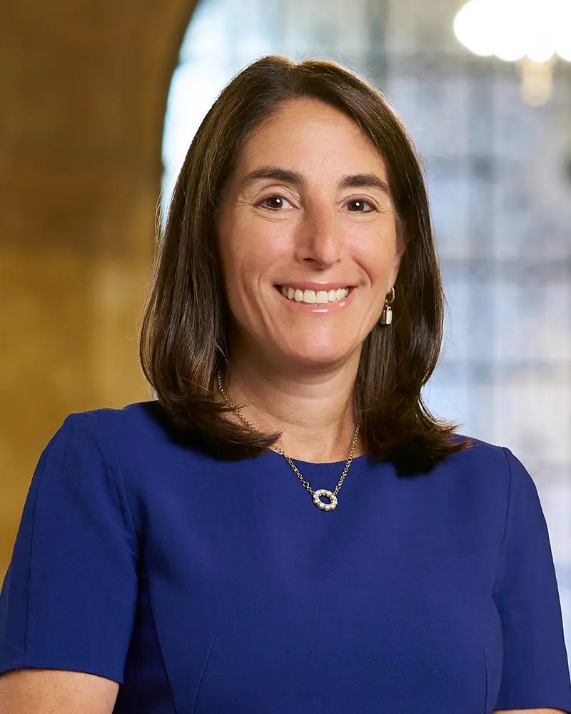 Beth Hammack (SE PUEDE USAR) Crédito: United States Federal Reserve, Public domain, via Wikimedia Commons