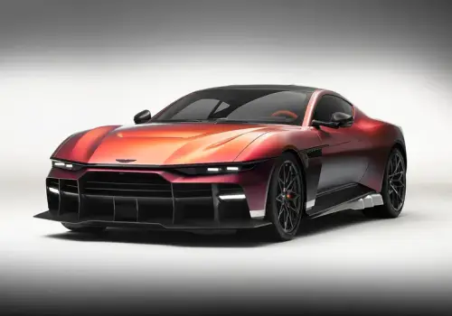 Aston Martin presentó el auto con motor delantero más potente de su historia y solo fabricará 150 unidades