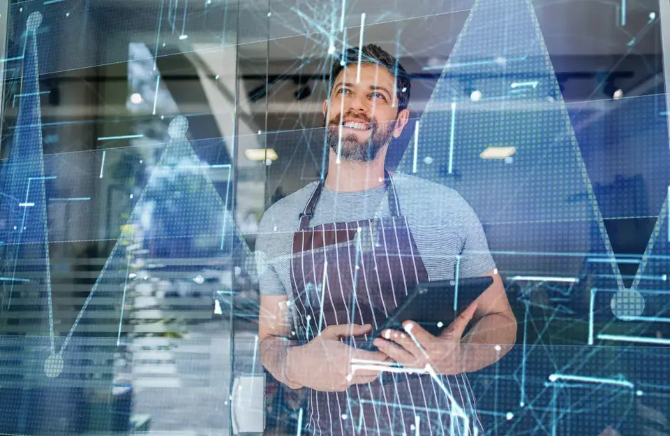 Las nuevas empresas incorporan IA en seis meses y estas tres decisiones evitan que debilite el negocio