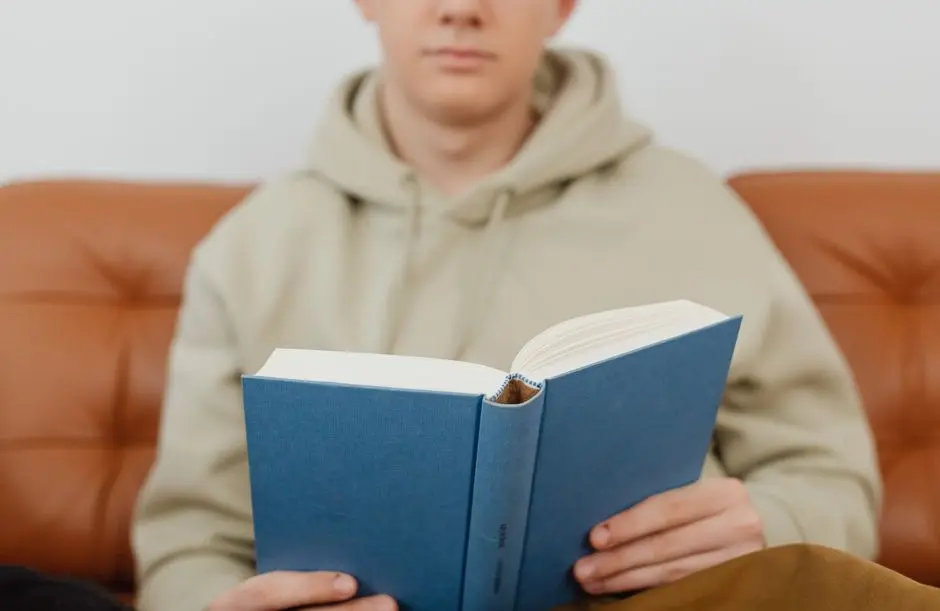 Burnout: 4 libros que pueden ayudar a recuperar la energía y volver a rendir al máximo