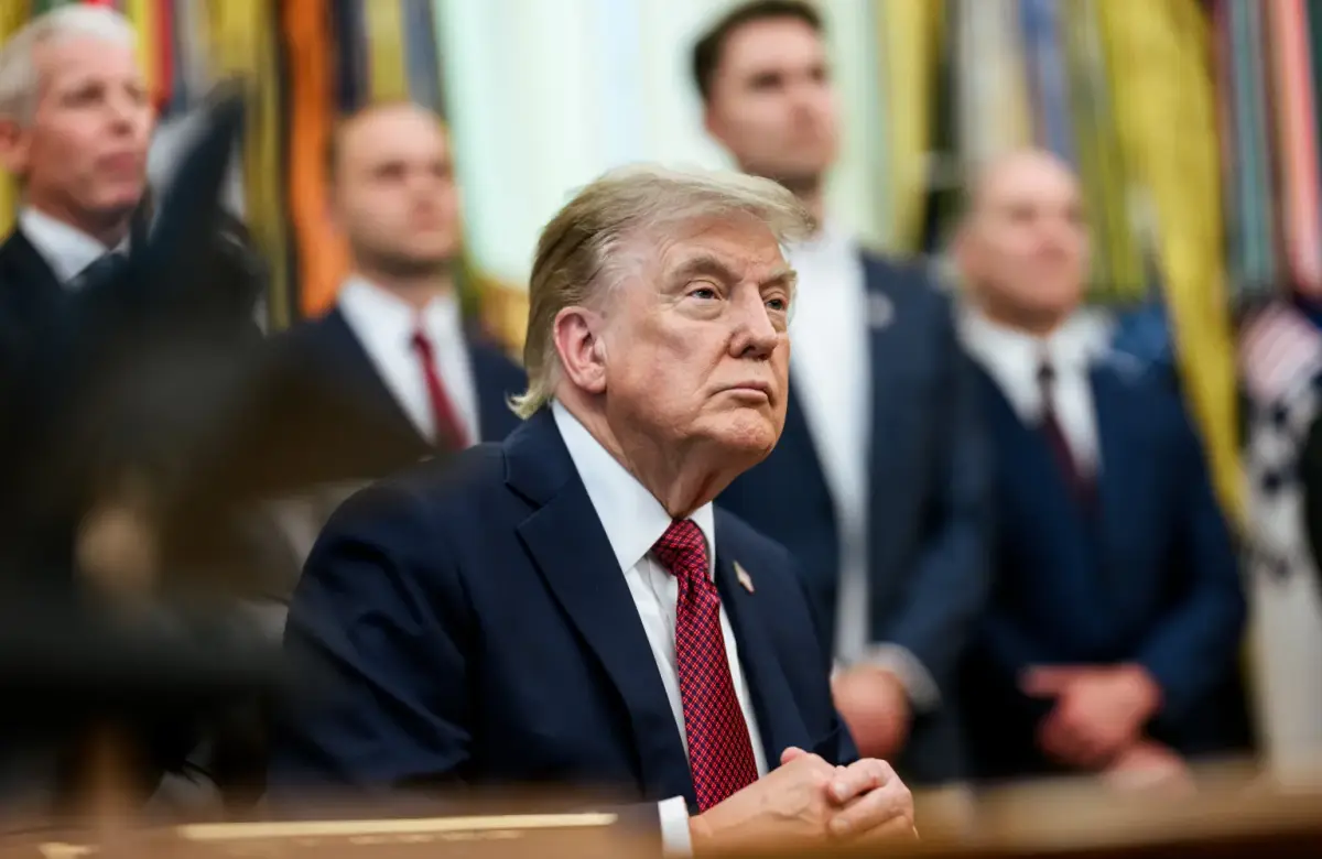 Trump redobló su apuesta por la IA: rechazó nuevas regulaciones y apuntó contra quienes piden frenar su avance