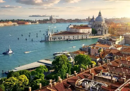 Guía exclusiva de Venecia: hoteles de lujo, gastronomía local y experiencias más allá de sus atracciones típicas