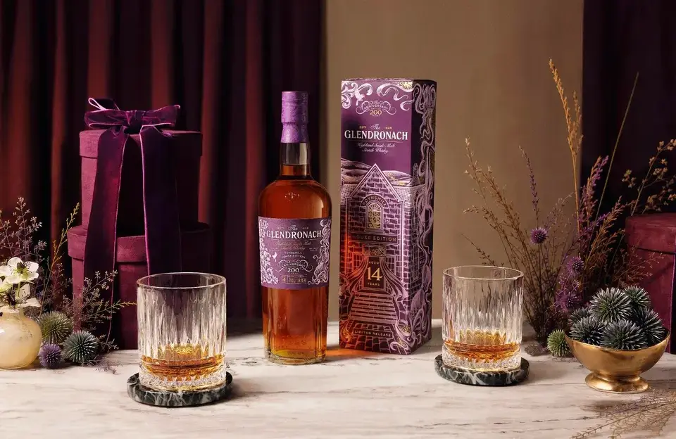 El Glendronach cumple 200 años y sorprende con un whisky que cambia una fórmula histórica