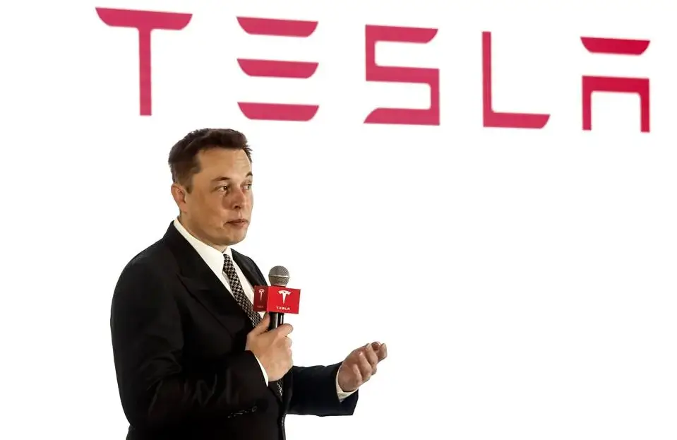 A horas del lanzamiento del Cybercab, las acciones de Tesla saltan 7% y tienen su mejor día en meses