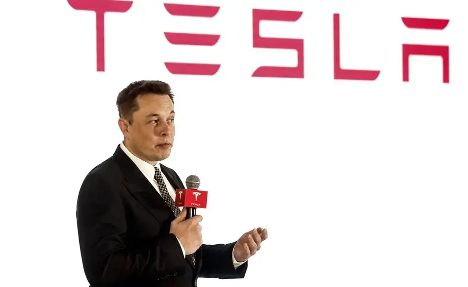 A horas del lanzamiento del Cybercab, las acciones de Tesla saltan 7% y tienen su mejor día en meses
