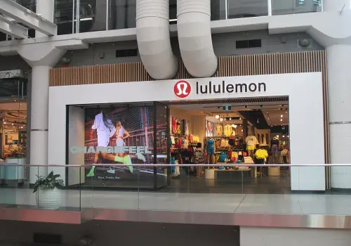 Las ventas de Lululemon se derrumban por el cambio de hábito de los consumidores y encienden las alertas de los inversores