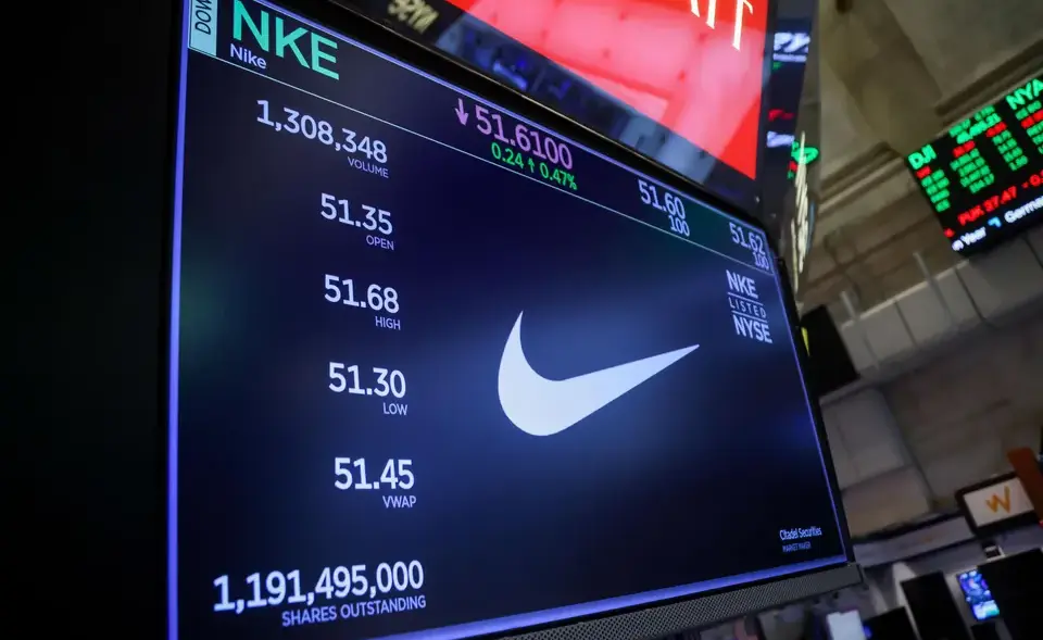 Nike quedará afuera del S&P 100 tras caer 78% desde su máximo histórico y una tecnológica ocupará su lugar